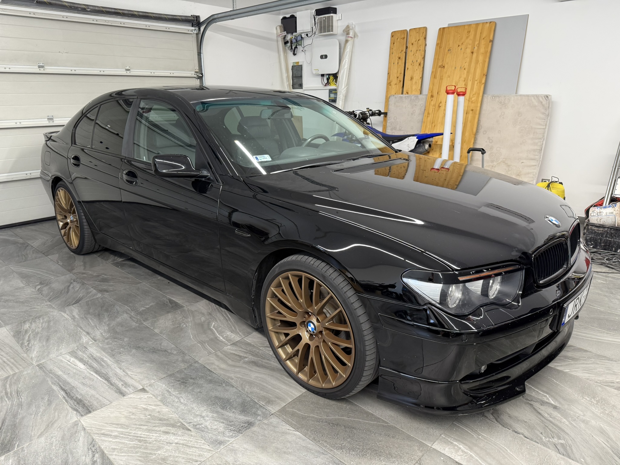 BMW 7 | Króm eltüntetés / Chrome Delete