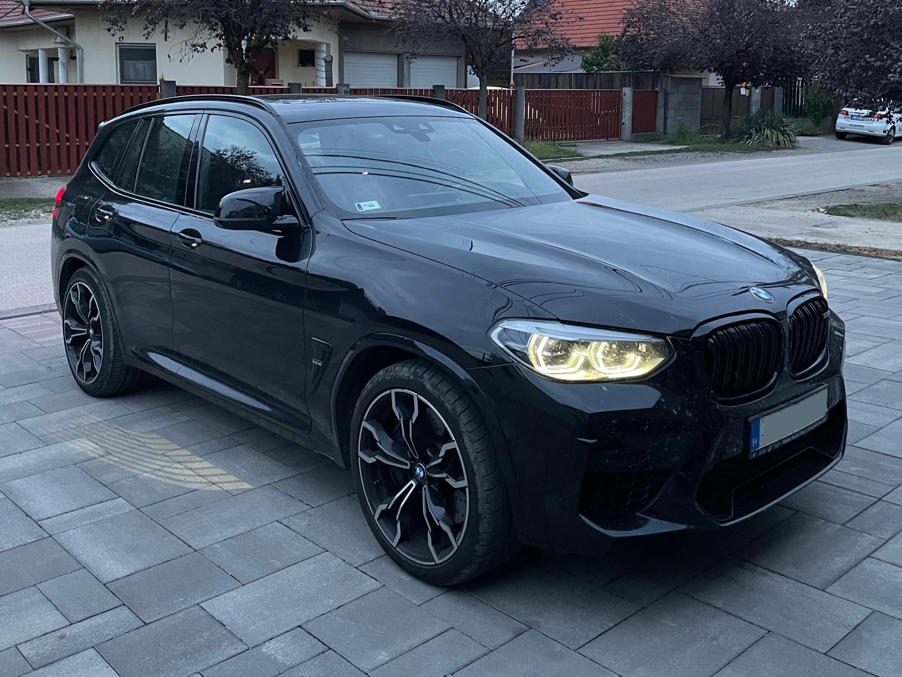 BMW X3M | Berakodó kővédő fólia (Előzd meg a karcokat!)