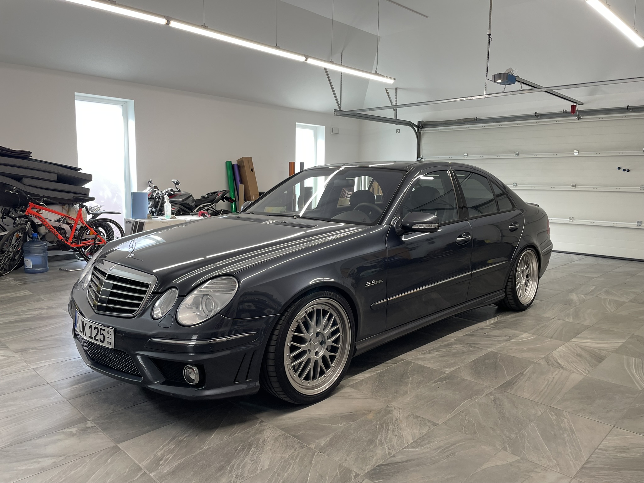 Mercedes-Benz E63 AMG | Lámpakővédő fólia