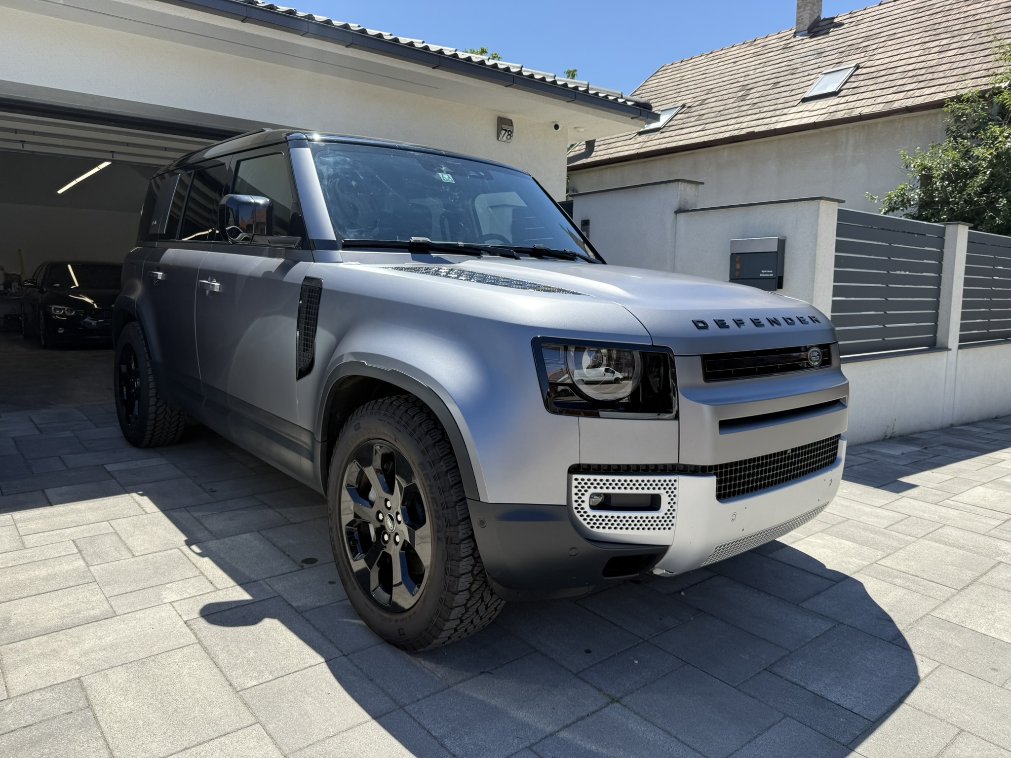 Land Rover Defender | Kiegészítő karosszéria védőfóliázás